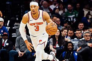 Josh Hart playing basketball for the knicks