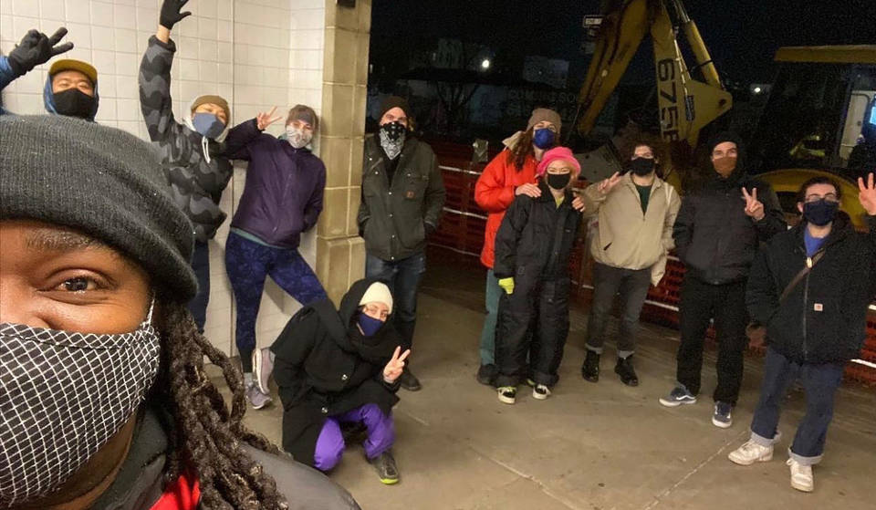 Deze vrijwilligersgroep zorgt ervoor dat NYers veilig van de metro naar huis kunnen lopen