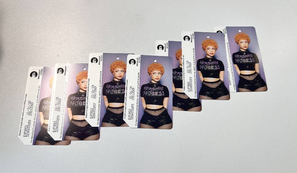La MTA pondrá a la venta 50.000 MetroCards Ice Spice a medianoche
