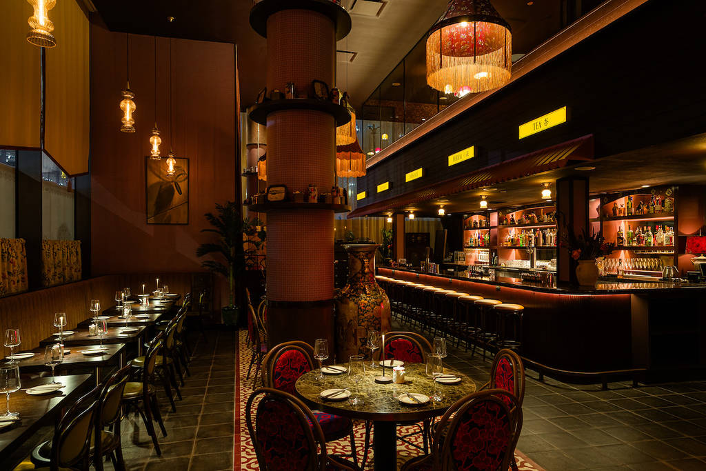 Intérieur du Red Sorghum