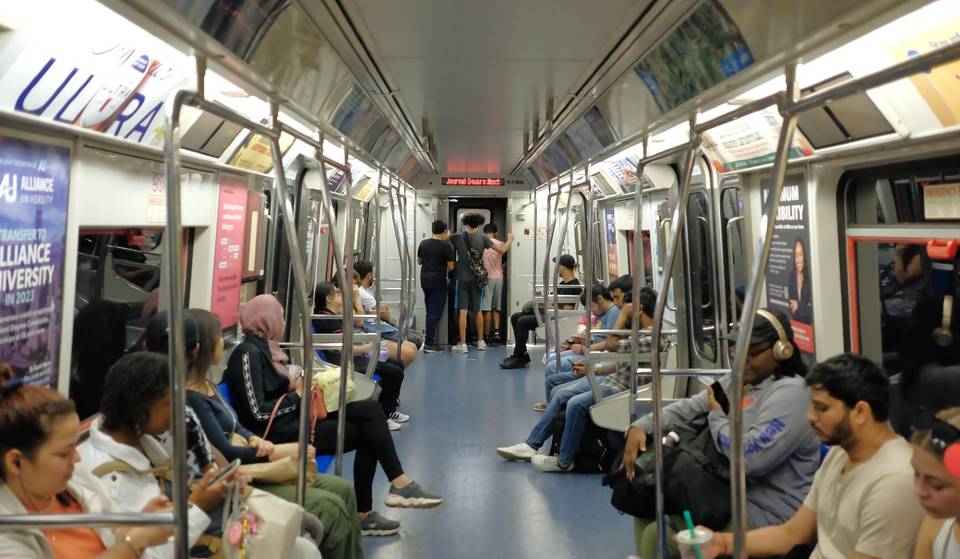 Trem suspenso: Problemas persistem em todas as linhas na tarde de quarta-feira após uma falha no interruptor