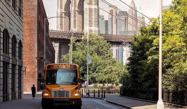 La rentrée scolaire à New York, c’est dans un mois à peine, et les familles peuvent prendre de l’avance sur leurs achats de rentrée grâce à ces sacs à dos et fournitures scolaires gratuits lors des événements à venir