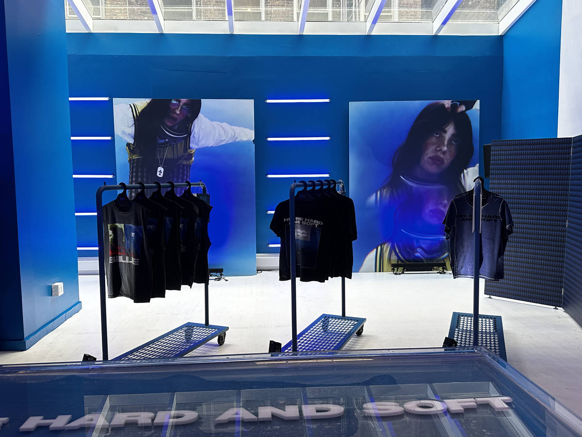 Billie Eilish×AMEX 2025POP UPパーカー BILLIE EILISH POP-UP