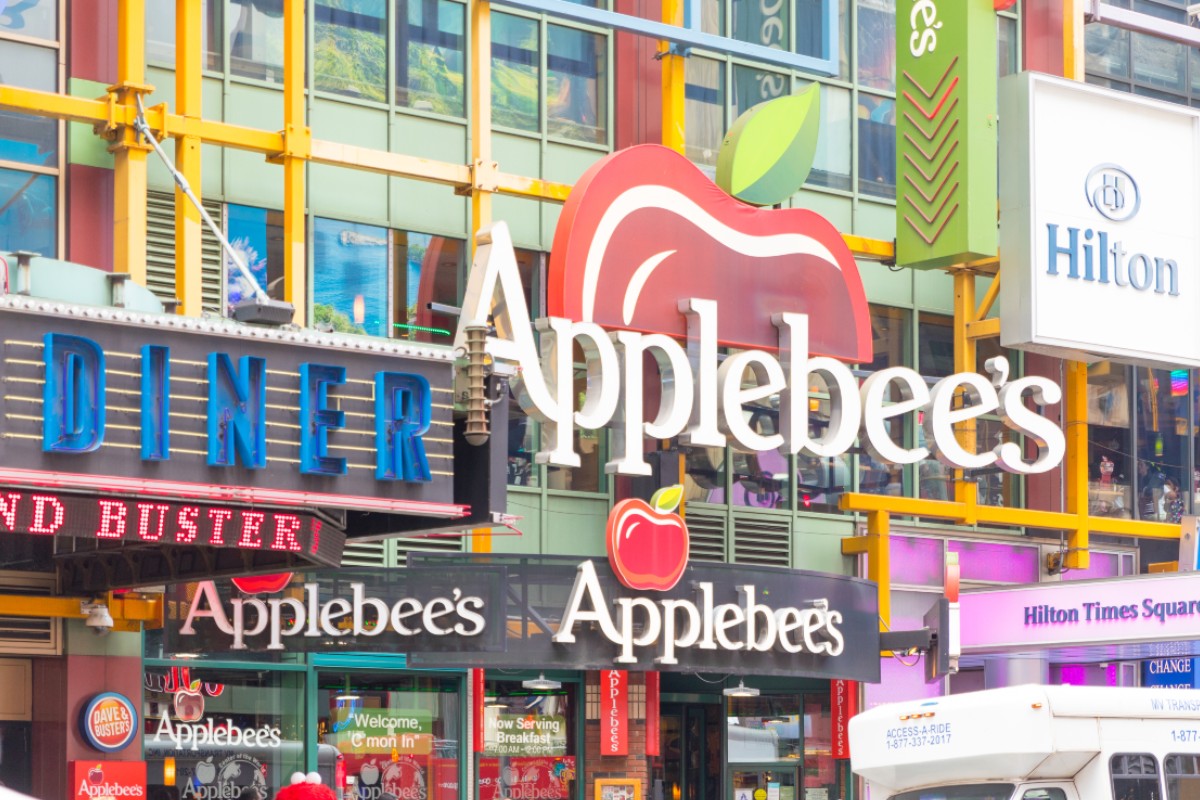 Times Square Applebee's bietet einen Blick auf den Ball Drop für 729