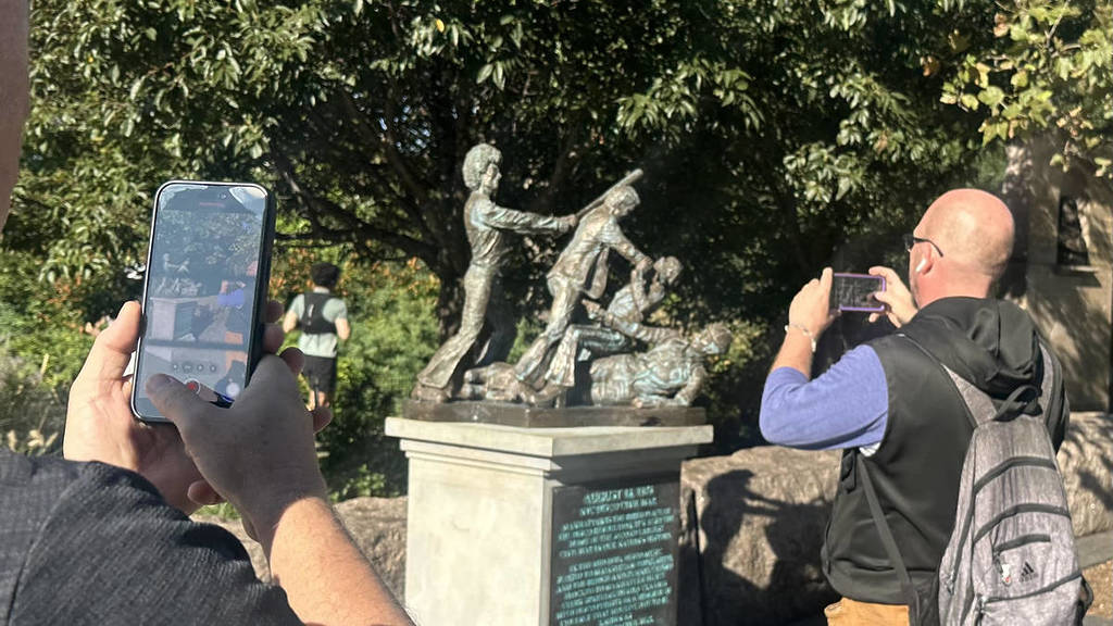 Disco Civil War Fake statue