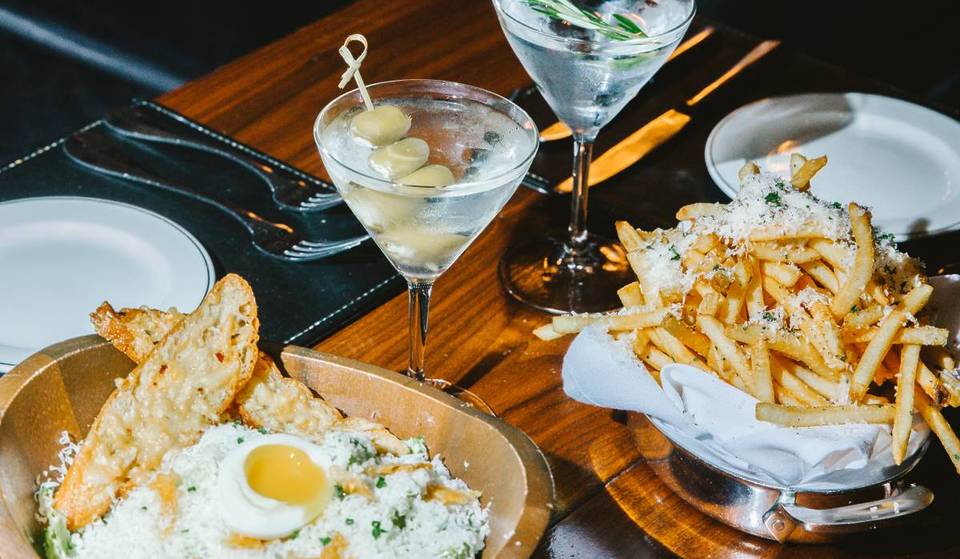 Você pode pedir um Happy Meal para adultos nesta churrascaria de Nova York, completo com martini, salada Caesar e batatas fritas com trufas