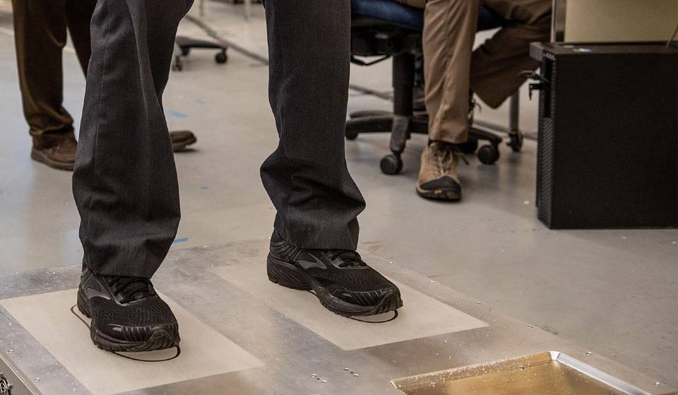 La TSA prévoit d&rsquo;éliminer l&rsquo;obligation de se déchausser pour tous les voyageurs grâce à des scanners de chaussures de haute technologie