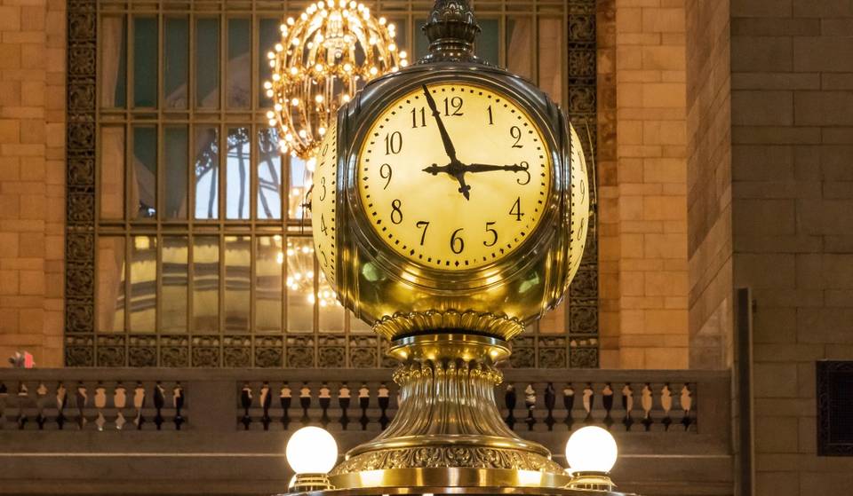 La ville de New York fait appel à un maître horloger de 85 ans pour rester à l&rsquo;heure