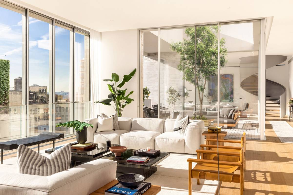 Curated visual reference: Nyc Karak Barrio Pent House Reference: Bad Bunny Mietete Dieses Nyc Penthouse Einst Für 150 000