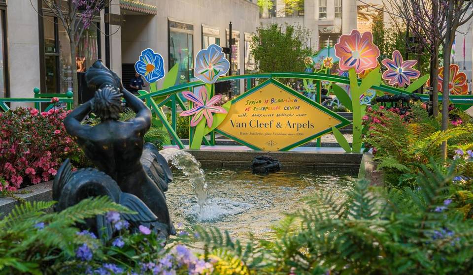 Rockefeller Center is voor de lente veranderd in een bucolische tweedimensionale Franse tuin