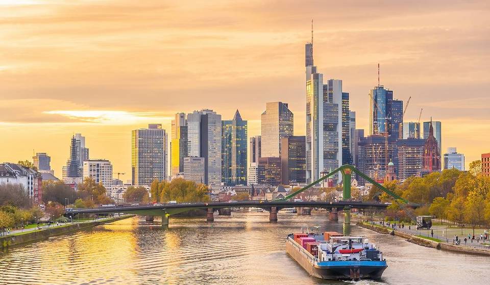 This Business District In Germany Is Being Called “Mainhattan” & Its Architecture Looks Oddly Familiar To NYC’s