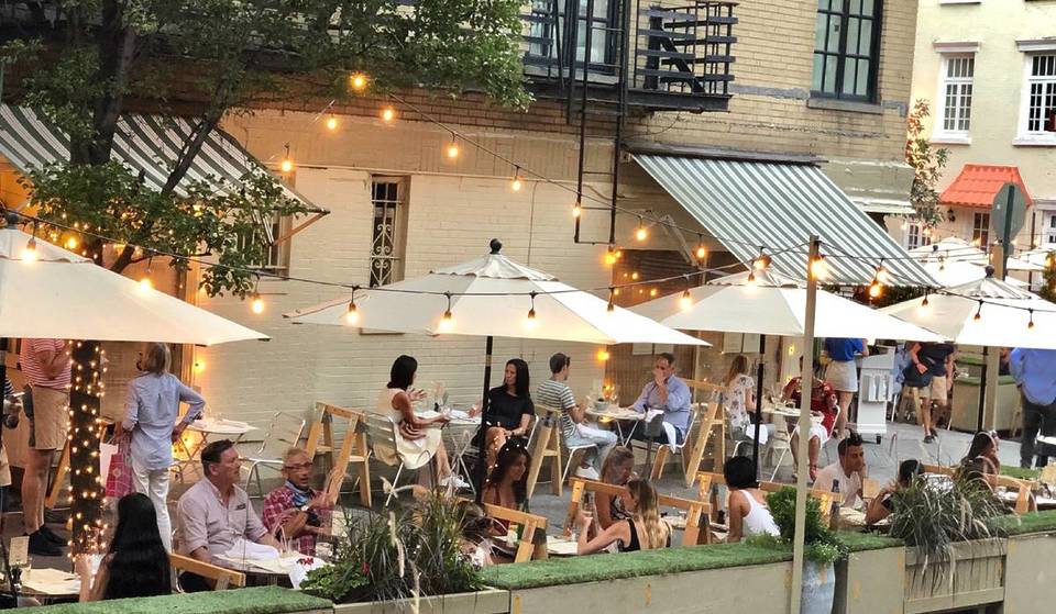 These Are NYC’s Hottest Outdoor Dining Spots, Ranked By Experts