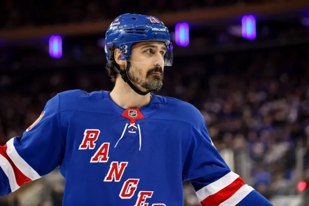 Afbeelding van Chris Kreider van de Rangers die wordt geruild met de Ducks