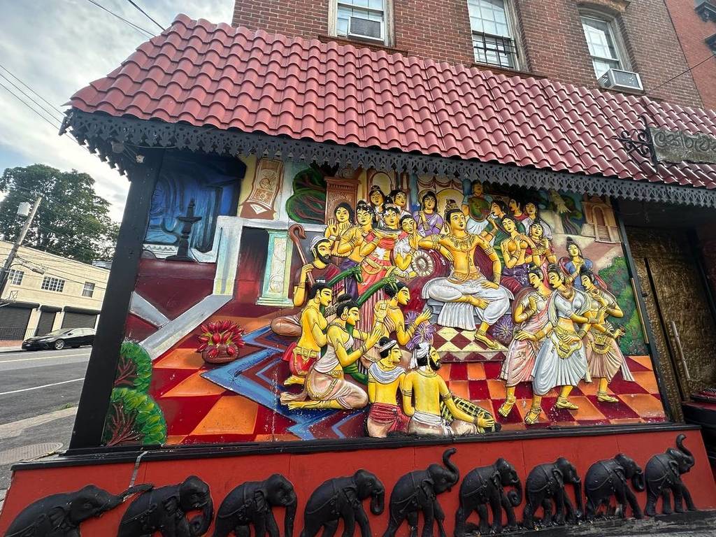Exterior of Lakruwana