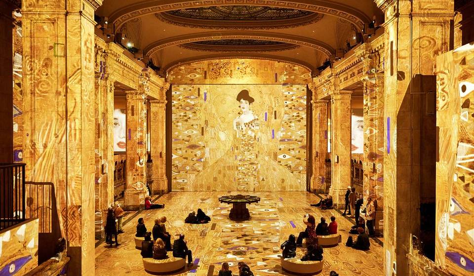 The Klimt Experience &#038; Its 360 Projections Of The Artist&#8217;s Oeuvre Will Soon Leave NYC&#8217;s Hall Des Lumières