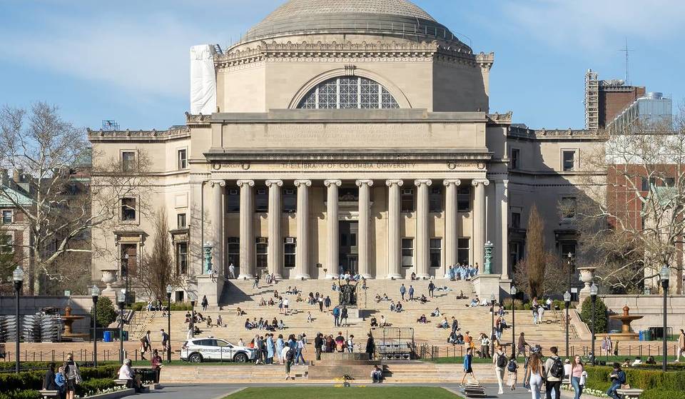Gerade zu einer der 10 besten Universitäten der Welt gewählt: New Yorks einzige Ivy-League-Uni wurde 1754 gegründet und ist eine der wenigen Hochschulen des Landes, die noch immer die Note A+ vergeben