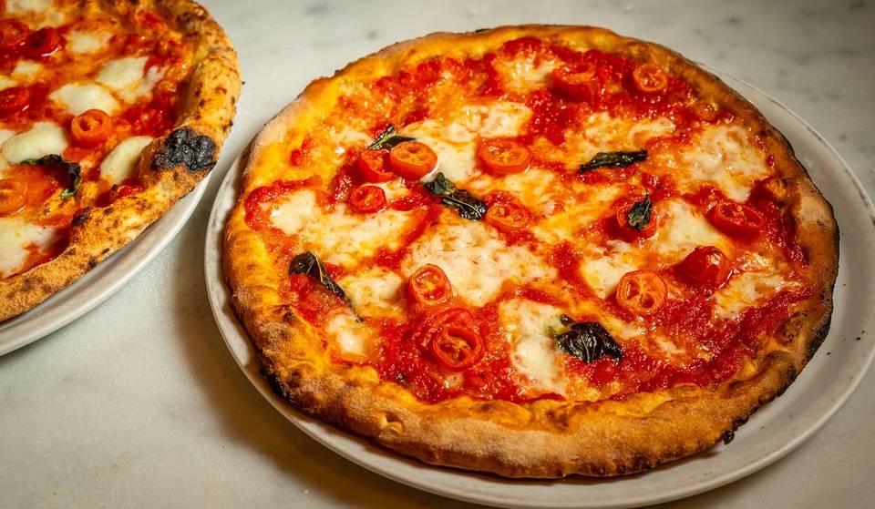 Esta pizzería de Midtown acaba de ser clasificada entre las 10 mejores de EE.UU. gracias a su característica «pizza frita»