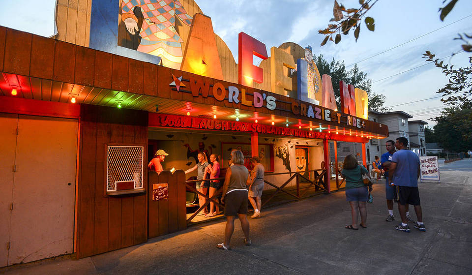 This Hidden Amusement Park in Upstate NY Feels Like Summer in the 1950s—With Tilt‑A‑Whirls &#038; Lakeside Cotton Candy