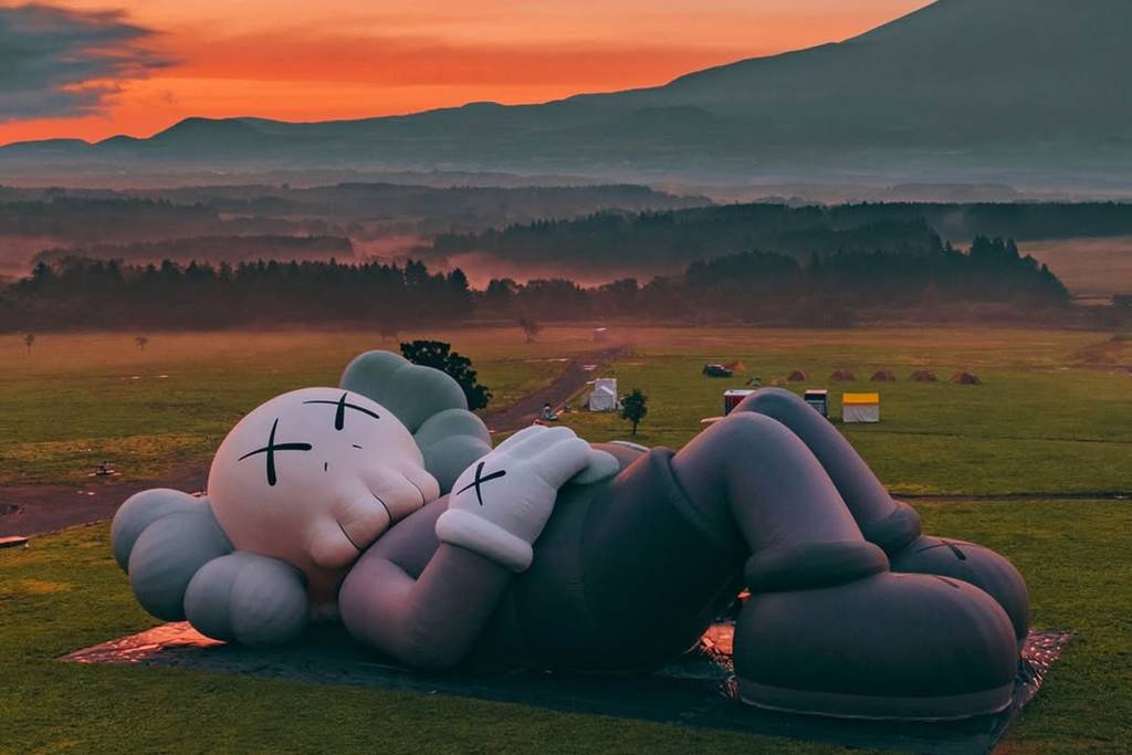 KAWS, VAKANTIE JAPAN, 2019, Foto: @nk7, met dank aan AllRightsReserved Ltd. ©KAWS