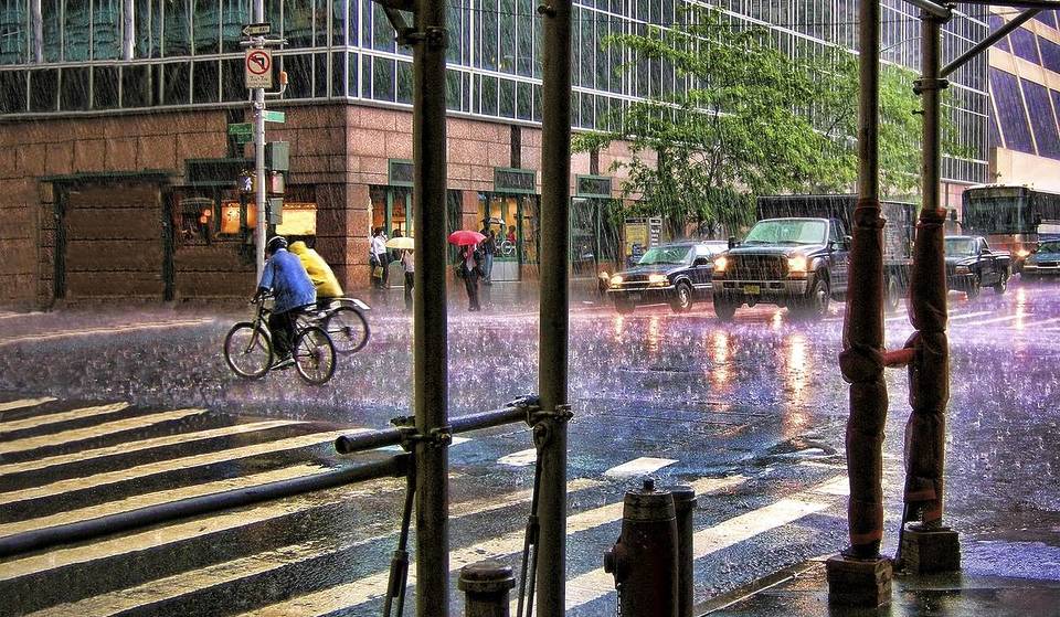 Inundação do metrô de Nova York na noite de segunda-feira leva à segunda hora mais úmida da história da cidade