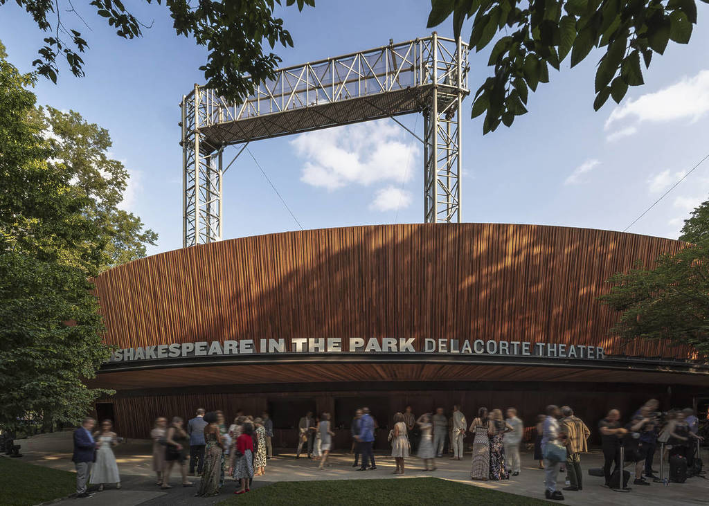 Primer vistazo: El Teatro Delacorte de Central Park estrena nueva imagen antes de la temporada del 7 de agosto