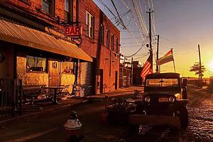 Exterior of Sunny's Bar