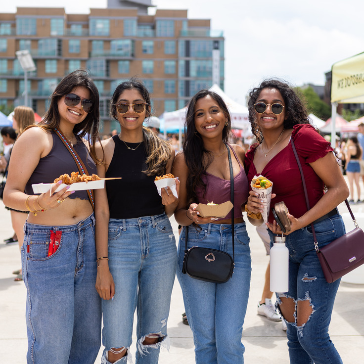 Girls at Smorgasburg Williamsburg