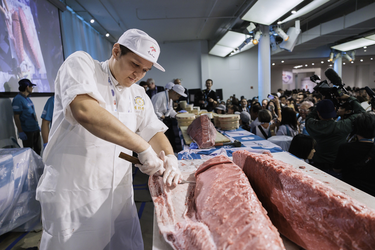 Tuna cutting demonstration at Sushi-Con
