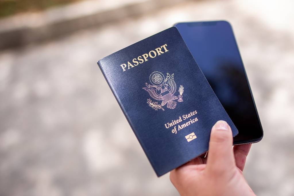 Man met Amerikaans paspoort