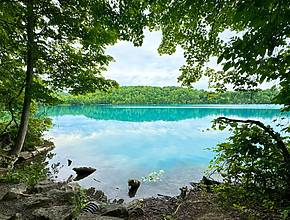Este lago cristalino é conhecido como o &#8220;Caribe de Nova York&#8221; &#8211; e é tão raro que há menos de 30 no mundo