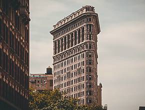 Após 123 anos de escuridão, o icônico Flatiron Building de Manhattan se iluminará pela primeira vez