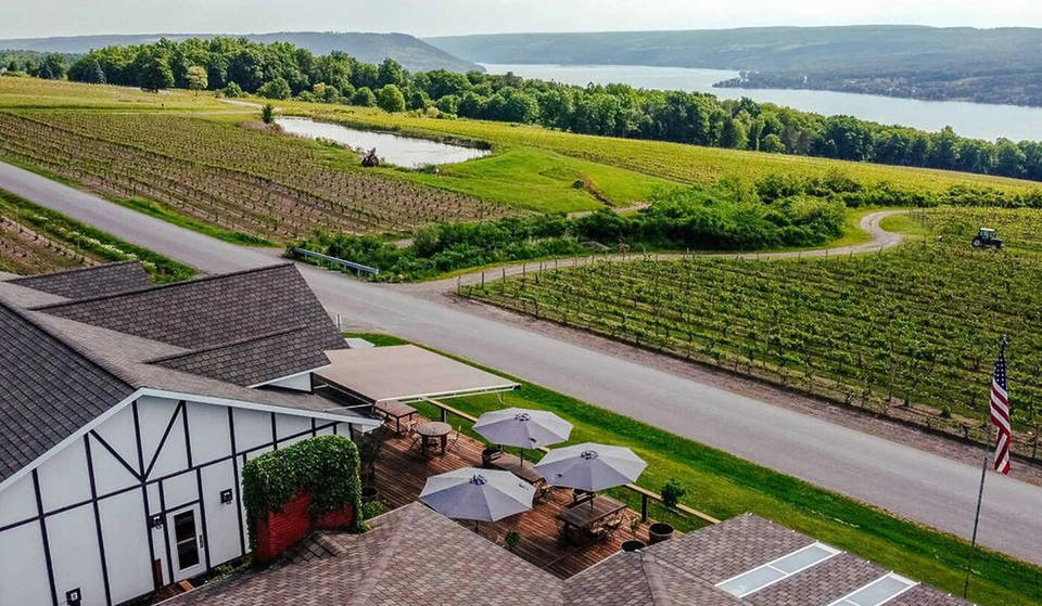 Ce vignoble du nord de l&rsquo;État de New York a planté le plus vieux pinot noir d&rsquo;Amérique &#8211; et c&rsquo;est maintenant l&rsquo;une des meilleures salles de dégustation des États-Unis.