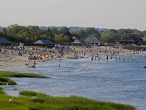 A Connecticut Beach With Sandy Shores &#038; A 2.5-Mile Seaside Walking Loop Is Officially One of the Best Near NYC