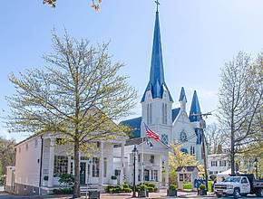 This Peaceful Town Full of Colonial Charm &#038; Horse Farms Is the Safest in New York — And It&#8217;s Less Than An Hour From NYC