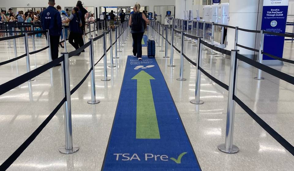 TSA PreCheck propose une rare offre BOGO : les nouveaux clients bénéficient d&rsquo;une réduction de 15 dollars sur leur inscription.