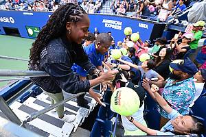 Coco Gauff signs autographs for fans at the Ashe Stadium Experience at US Open Media Day at the 2024 US Open on Friday, Aug. 23, 2024 in Flushing, NY. (Mike Lawrence/USTA)