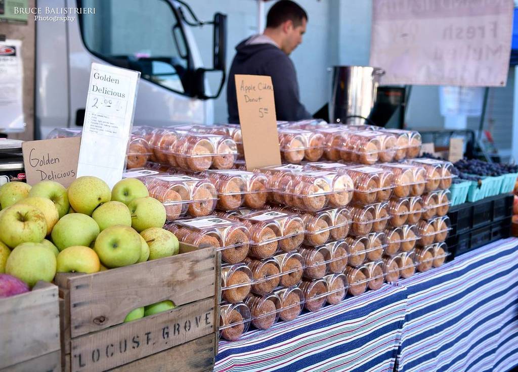 des beignets au cidre de pomme au Warwick Applefest