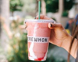 Hailey Bieber’s “Strawberry Glaze Skin” smoothie at Erewhon