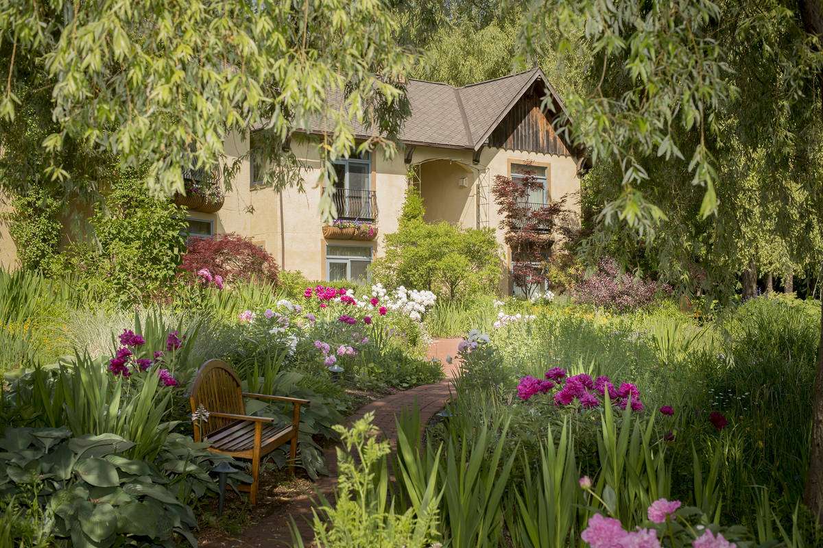 Mirbeau Inn & Spa Skaneateles exterior