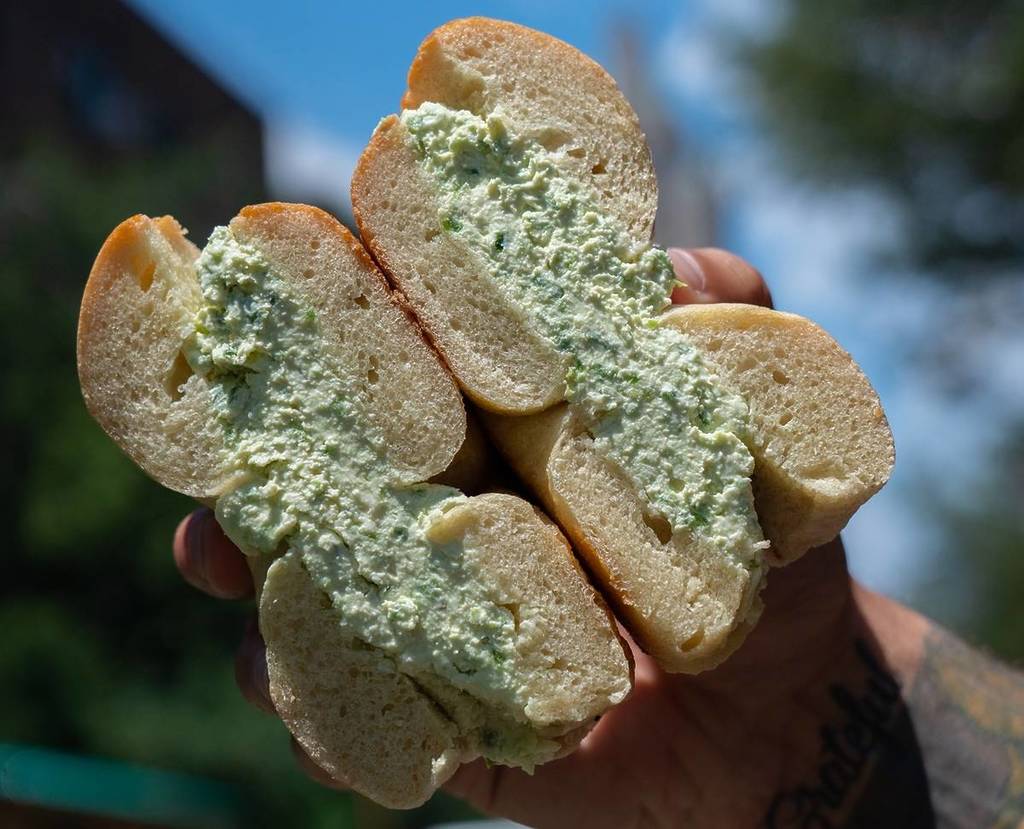 Il negozio di bagel di New York preferito da Timothée Chalamet è appena ...