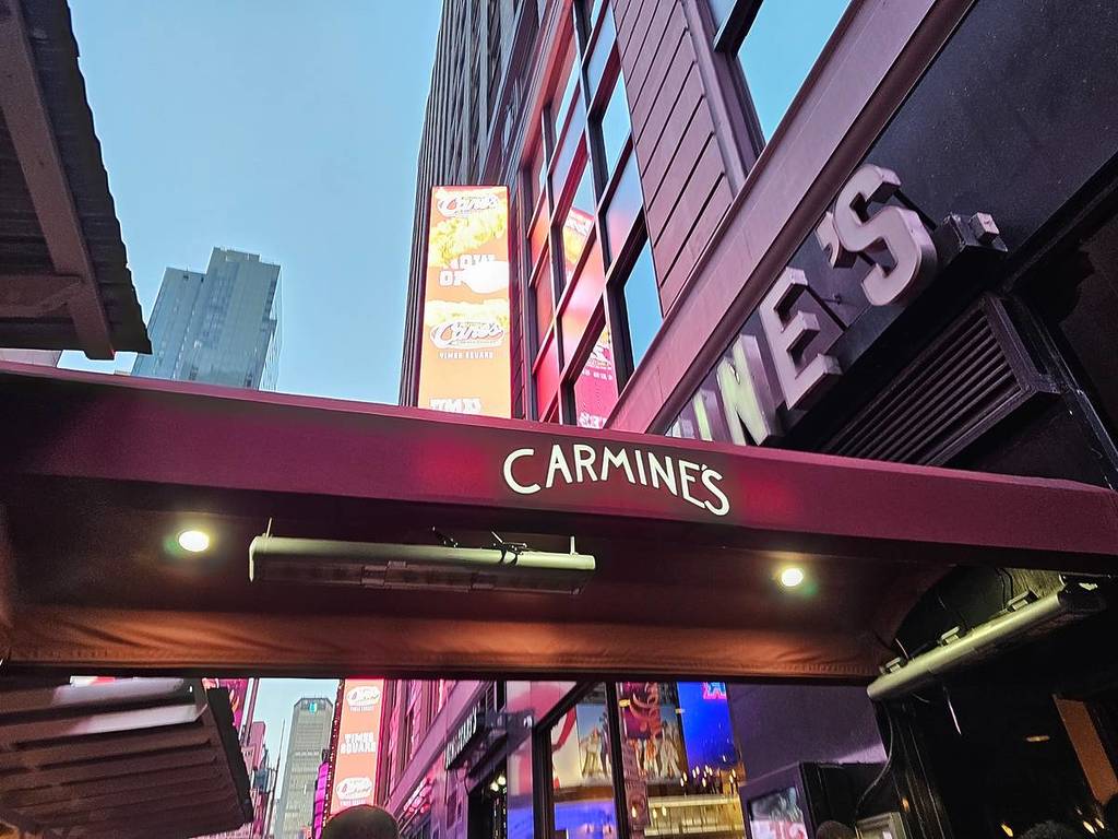 Carmine's restaurant in Times Square