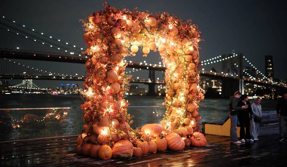 L’arco di zucche del Seaport torna a ottobre nel suo luogo iconico sul lungomare