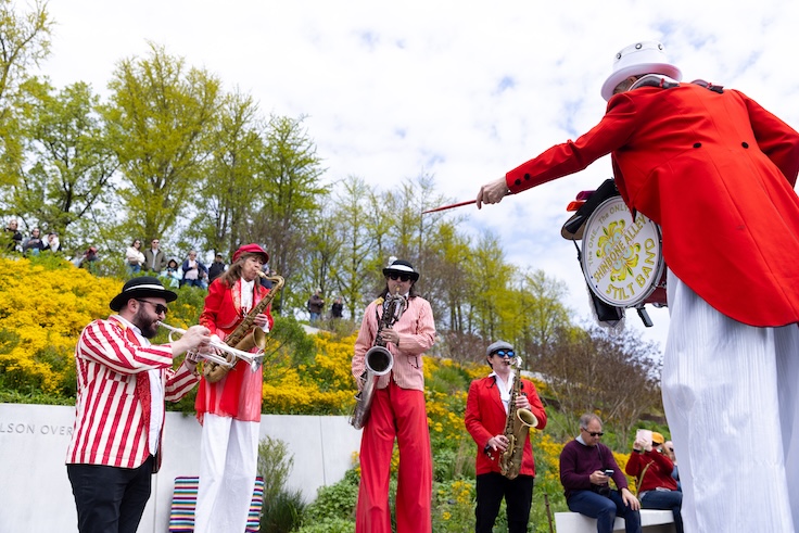 Shinbone Alley Stilt Band