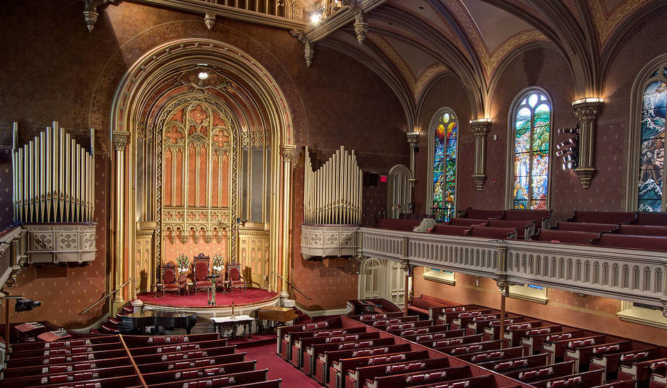 Deze kerk in Manhattan is zowel een van de oudste congregaties in NYC als een trouwlocatie voor beroemdheden