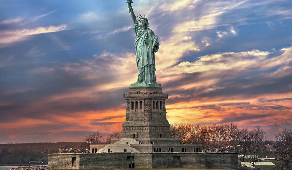 La Statua della Libertà chiuderà questa settimana a causa dello shutdown del governo, dice il governatore Kathy Hochul