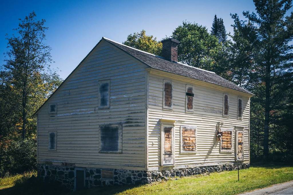 Das verlassene MacNaughton Cottage in der Geisterstadt Tahawus. Gelegen im Adirondack Park, New York, USA.