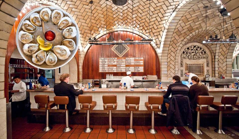 Esta leyenda del marisco de Nueva York, donde un chef recoge la pesca a mano todos los días a las 3 de la mañana, acaba de ser nombrada uno de los mejores destinos gastronómicos «únicos» del mundo.