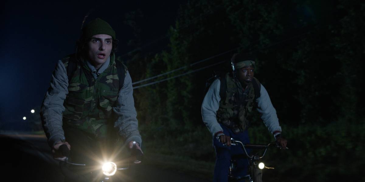 STRANGER THINGS. (L to R) Finn Wolfhard as Mike Wheeler and Caleb McLaughlin as Lucas Sinclair in STRANGER THINGS.