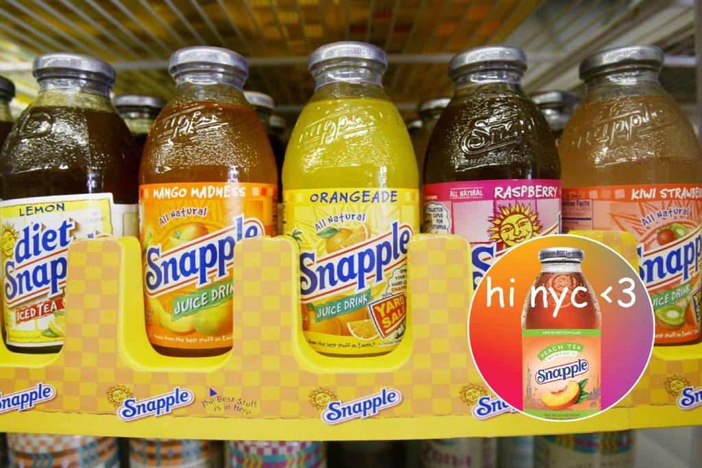 bouteilles en verre de snapple sur une étagère dans différents parfums