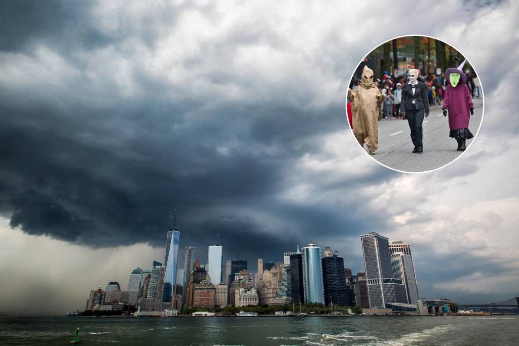 tormenta en nueva york y gente disfrazada en la calle